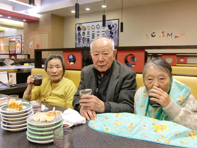 H23年12月号ケアセンター朱咲写真①.JPG
