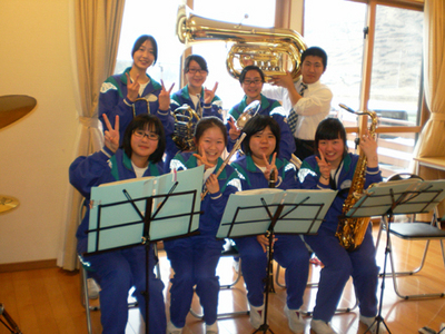 平成24年4月涼風の家中学生吹奏楽①.JPG