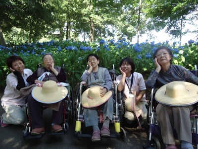 星辰の家6月田植え①.JPG