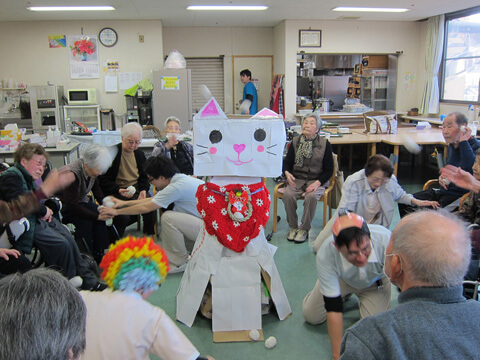 介護老人保健施設創春館通所リハビリテーション　新年一発！大笑い！