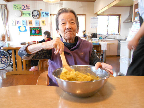 グループホームあかしあの里Ⅱ　楽しみの手作りおやつ1