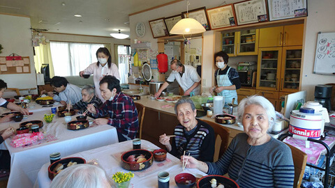 グループホームゆめさき　お寿司屋さん気分