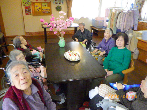 あかしあの里Ⅲ　手作りの桜でお花見会