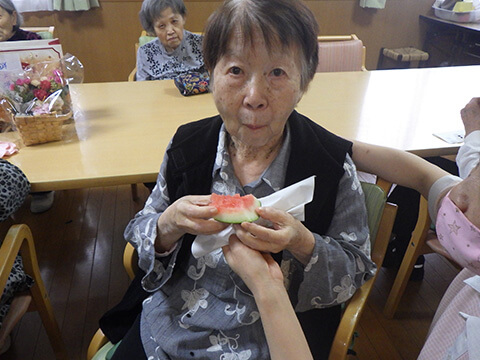 ケアセンター朱咲　梅雨明けが待ち遠しい七月二十八日