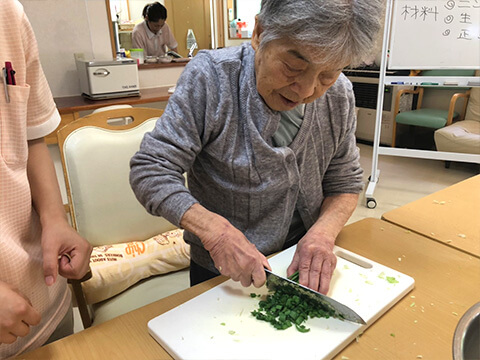 伊香保ケアセンター明月　餃子作り1