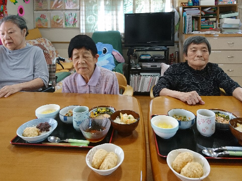 デイサービスわきあいあい　恒例のそうめんとおはぎ作り