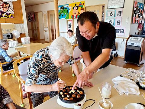 グループホームゆめさき　お好み焼き祭り1