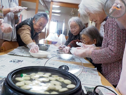 ケアセンター星辰の家 お汁粉作り1