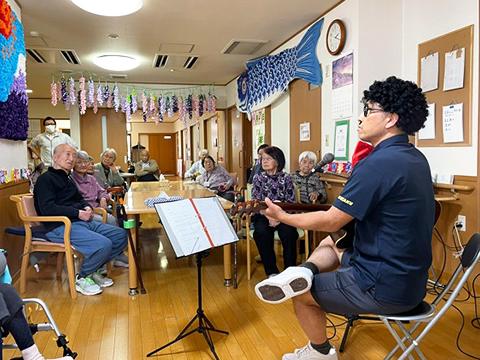 ケアセンター朱咲 みっち～＆まっす～の演奏会1