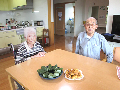 グループホームしらさぎ　端午の節句を食事で祝う2