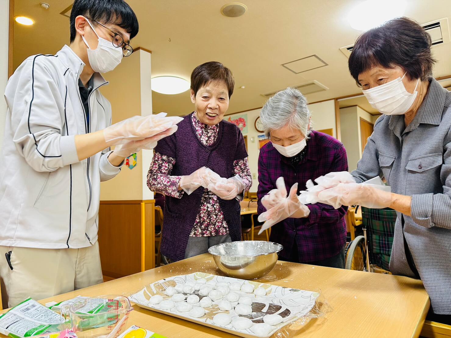 ケアセンター朱咲 お誕生日会＆白玉団子祭