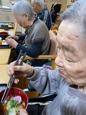 ケアセンター朱咲お雑煮・お汁粉・お誕生日会