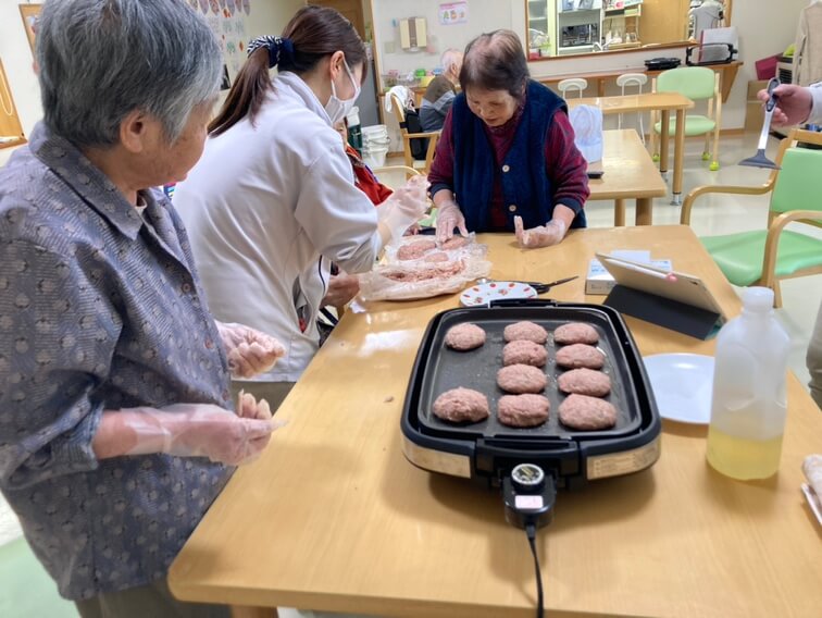 明月 いつまでも笑顔で元気に誕生日を