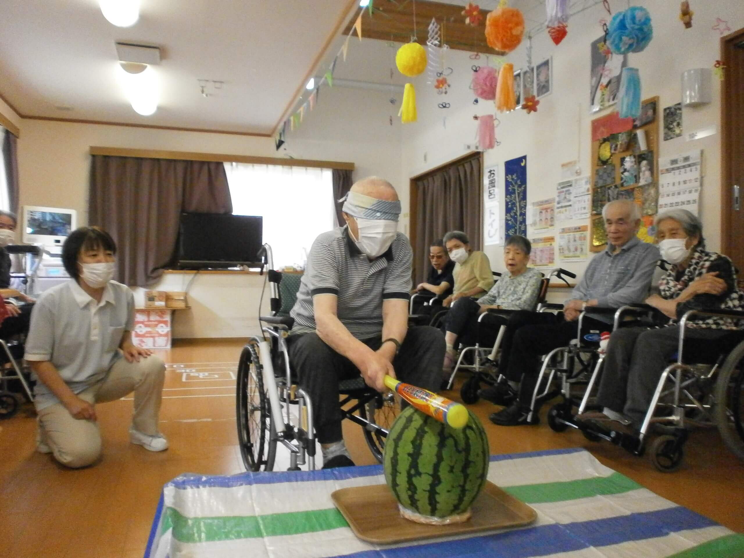 菜摘荘　スイカ割り