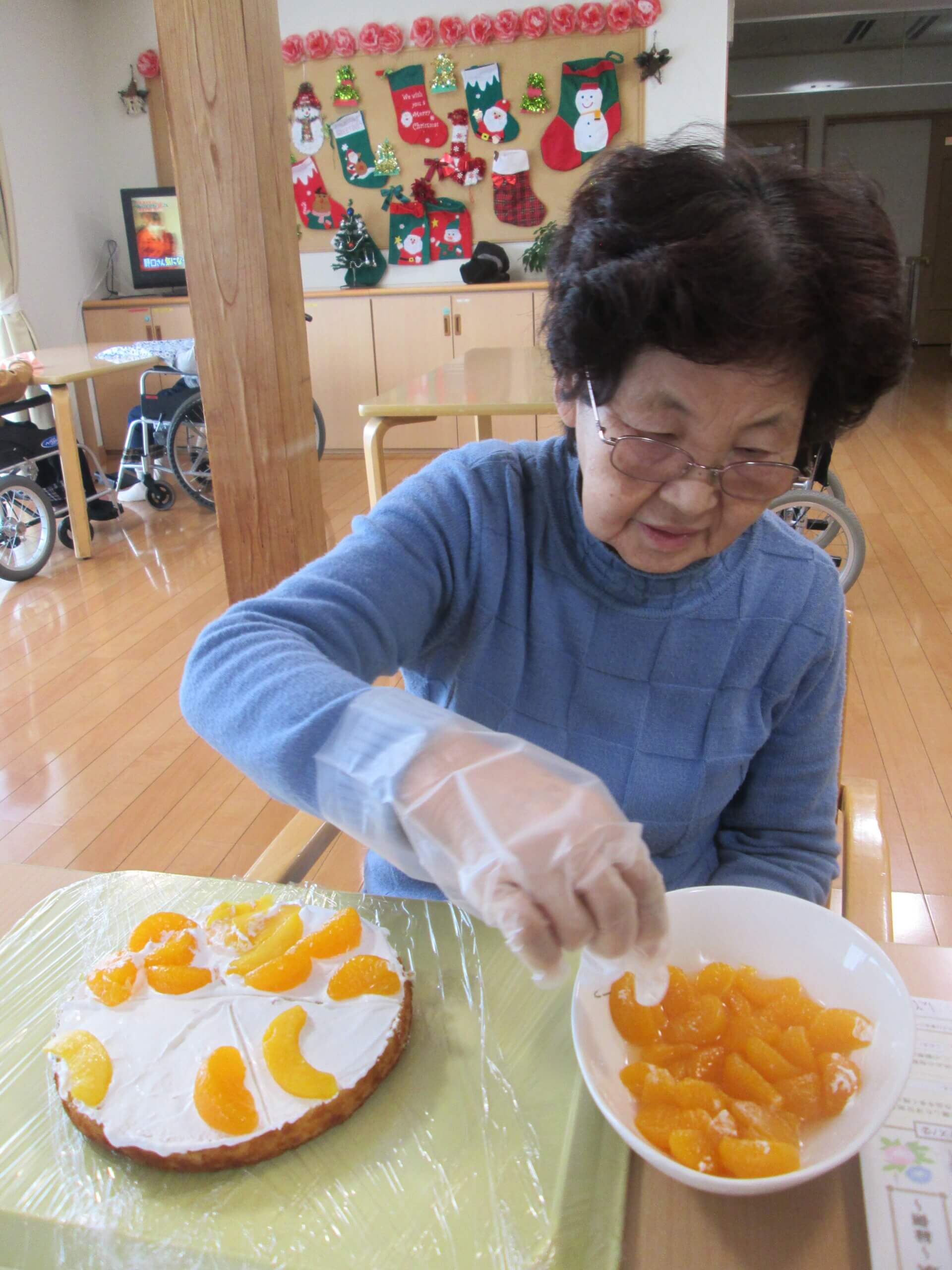 グループホームしらさぎ 　みんなで作るクリスマス会