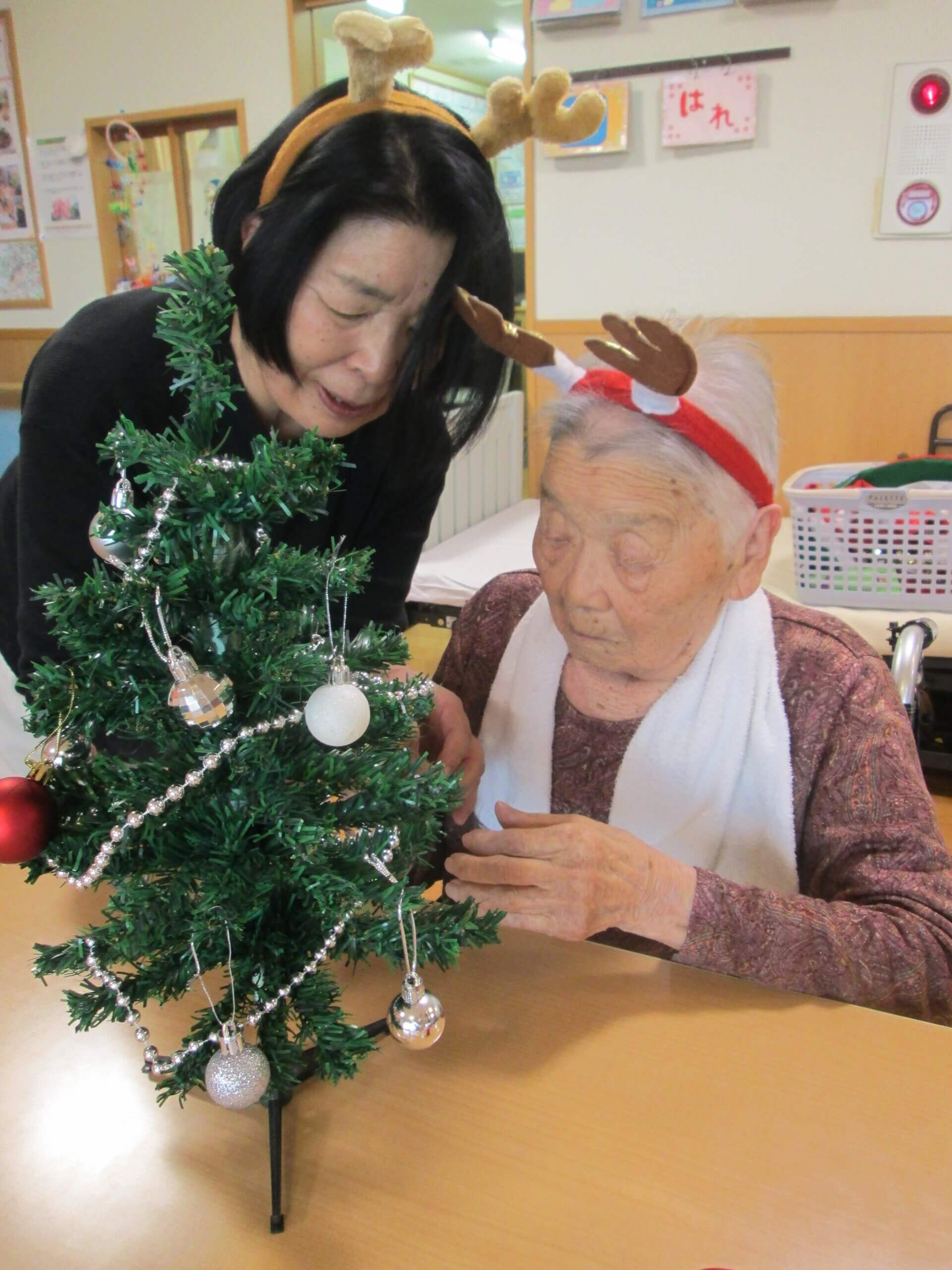 グループホームしらさぎ 　みんなで作るクリスマス会