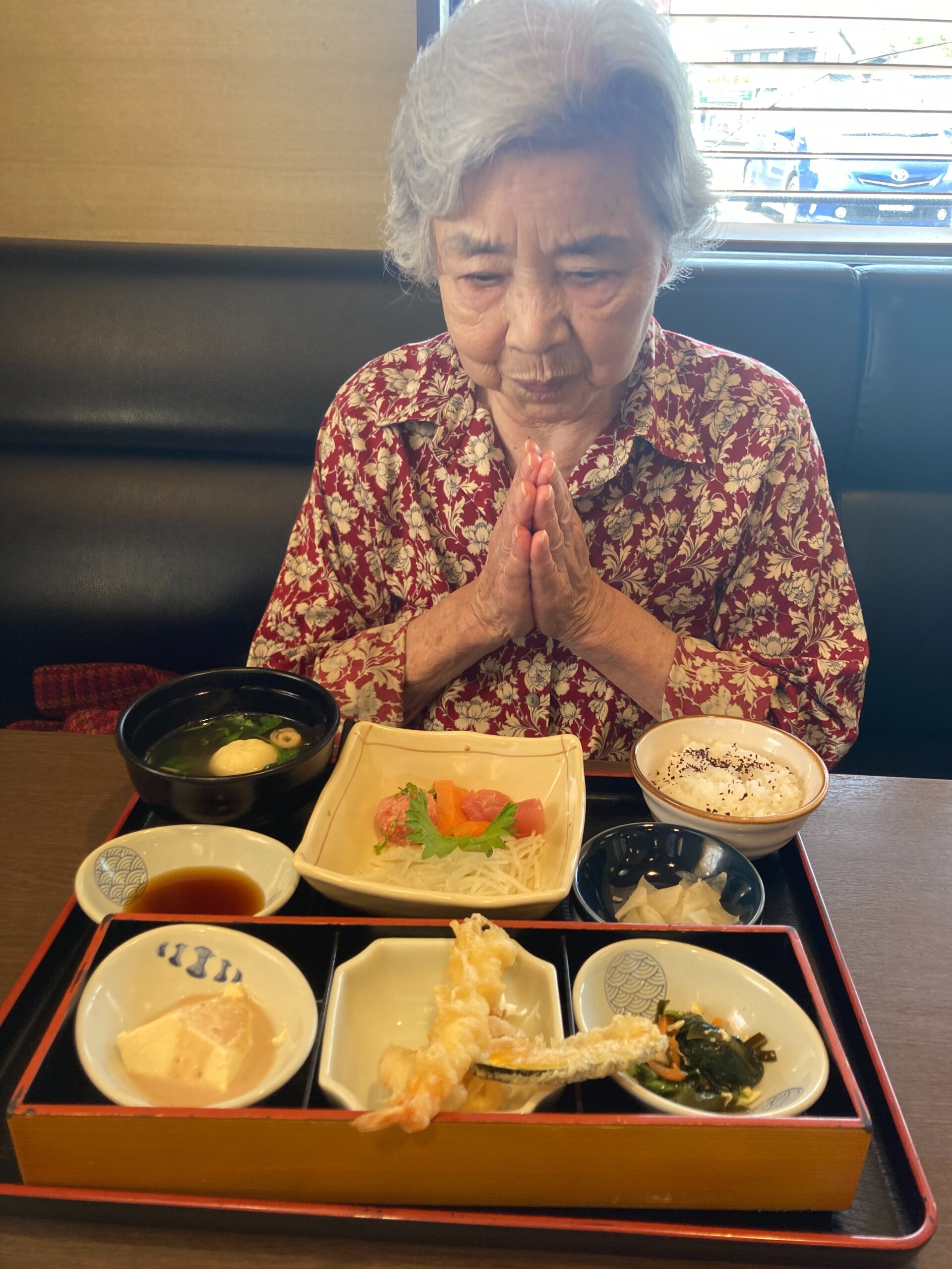 グループホーム明月 誕生日の外食ドライブ