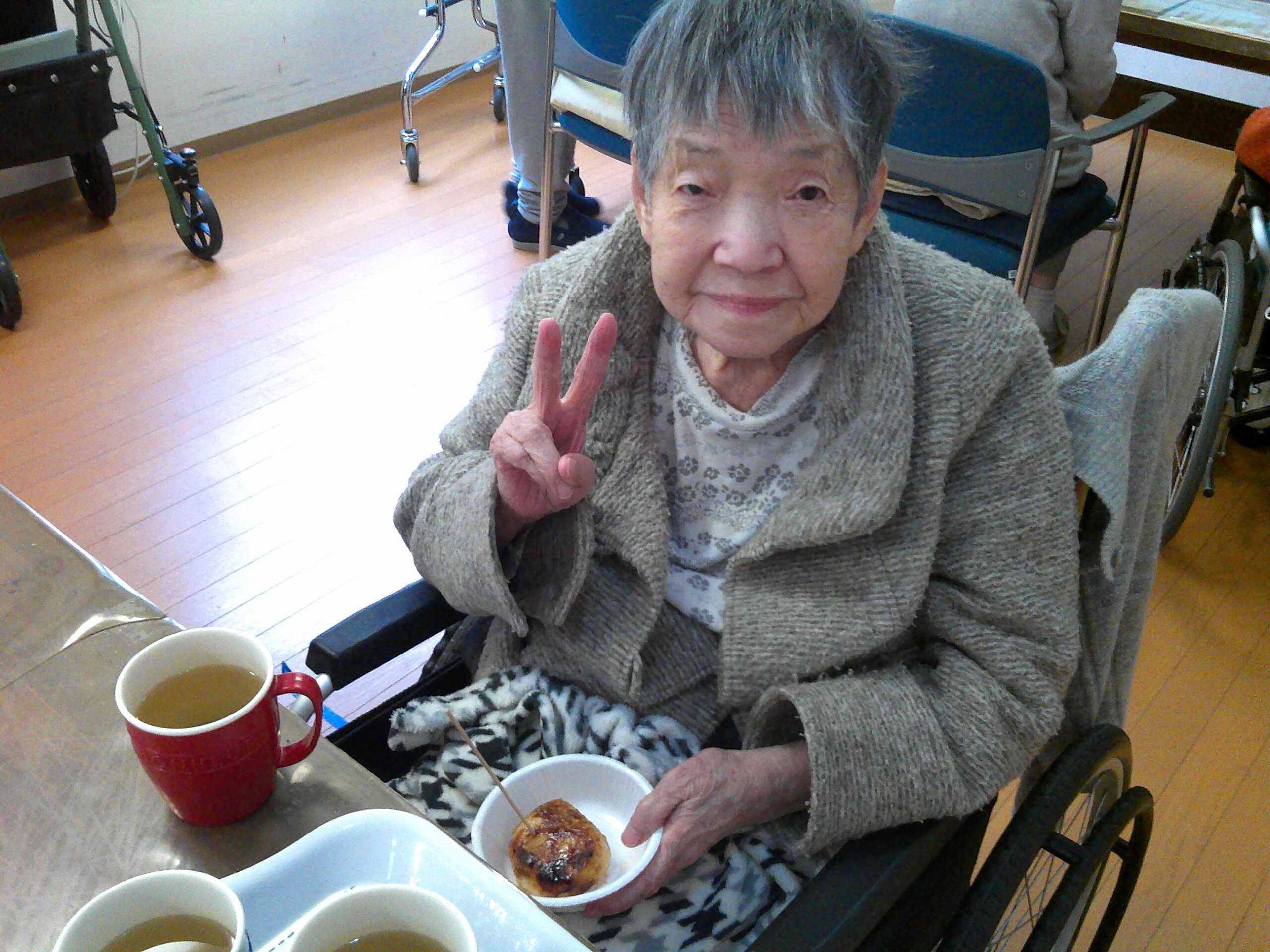 菜摘荘 雨天を吹き飛ばす笑顔の輪